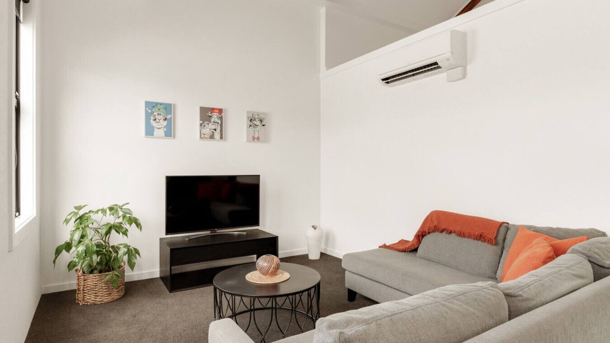 Gisborne Apartment | NEW - Middle of CBD | Fresh 1BR Apt!