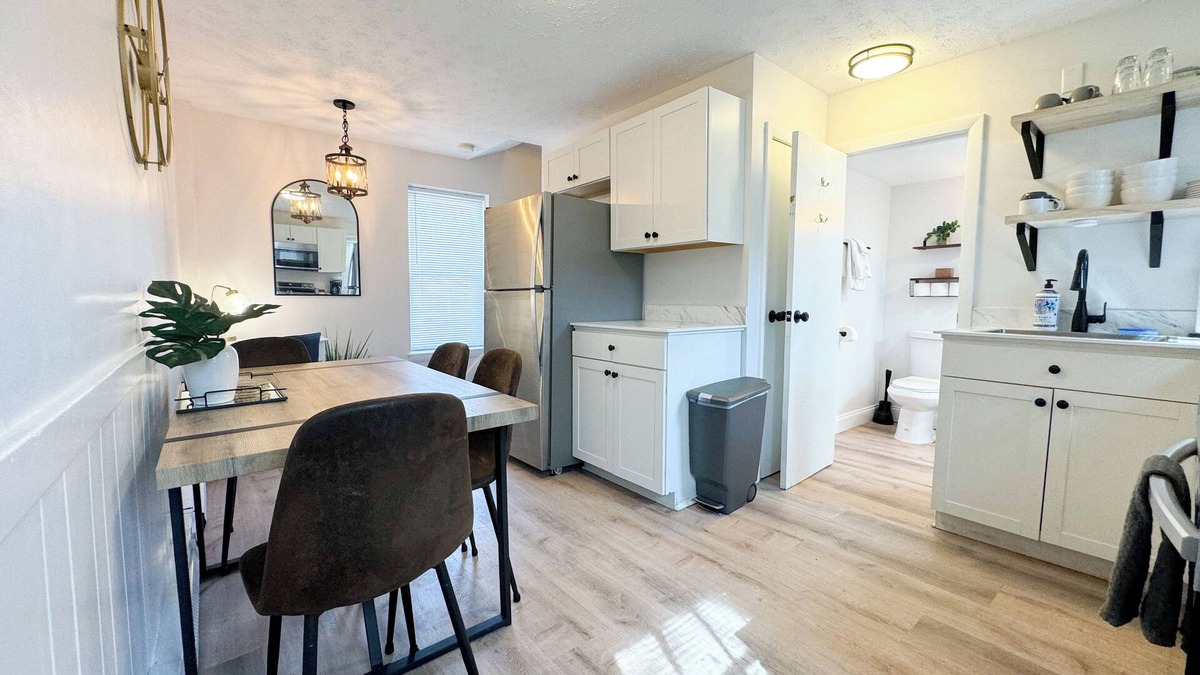 Manchester Apartment | New - Mins to Concord/Nashua - Walk to Downtown -
