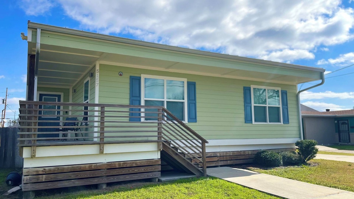 Pontchartrain Park House | NEW Modern 3bd retreat in fabulous NOLA