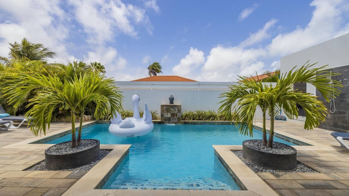 Opal Villa | NEW Modern 4BR 4.5BA w/Pool & Outdoor Dining