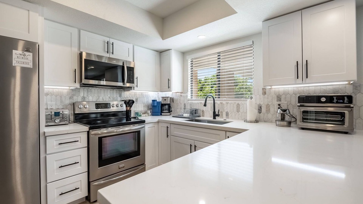 Camelback East Apartment | New Modern Apartment in Biltmore, short vacation or long stay, pet friendly!