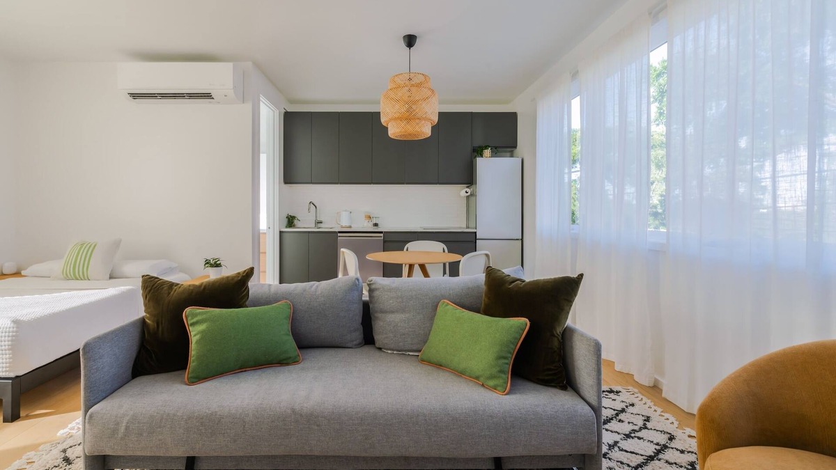 Greater South River City House | New modern apt in Travis Heights a few minutes to South Congress & Downtown!