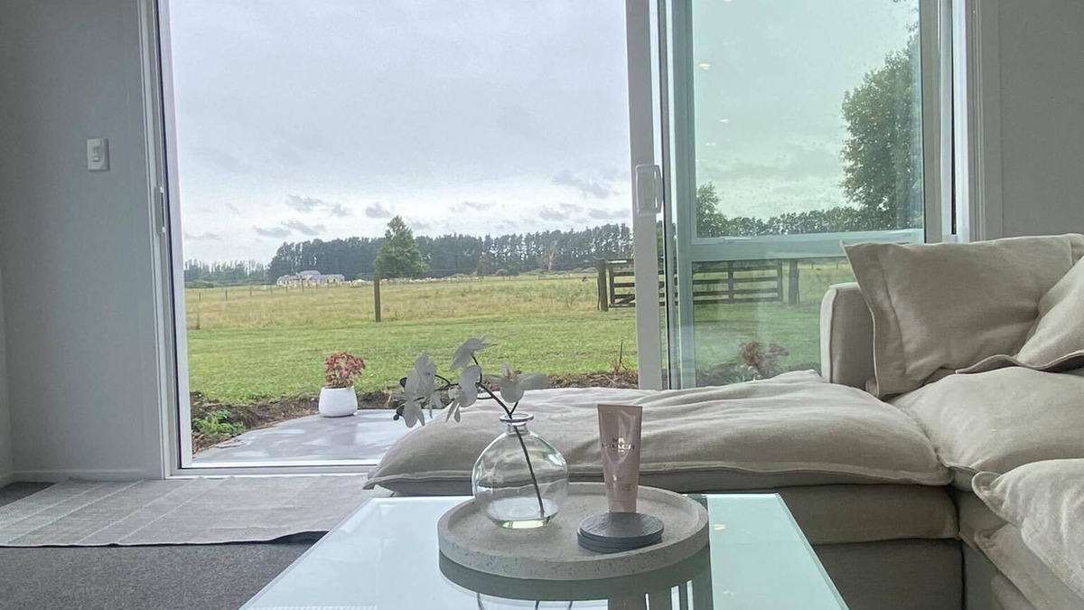 Taupiri House | New, modern, compfortable heaps of parking! Close to food, motorway & Gordonton