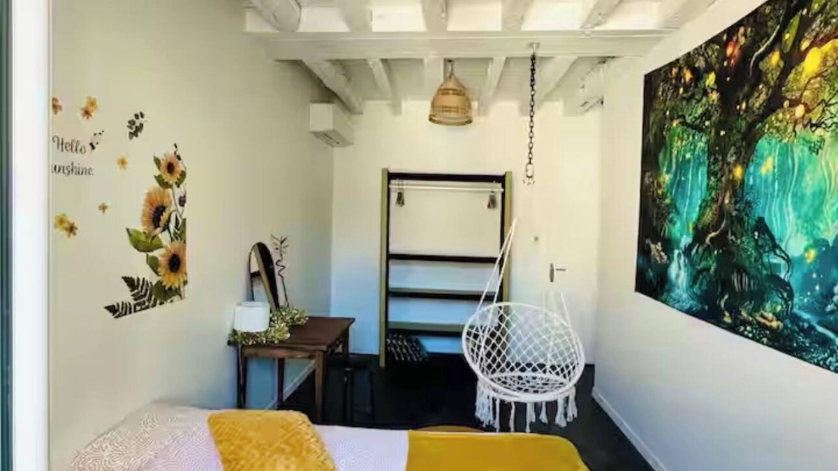 La Ferte-Saint-Cyr Apartment | New, modern, fully-equipped home