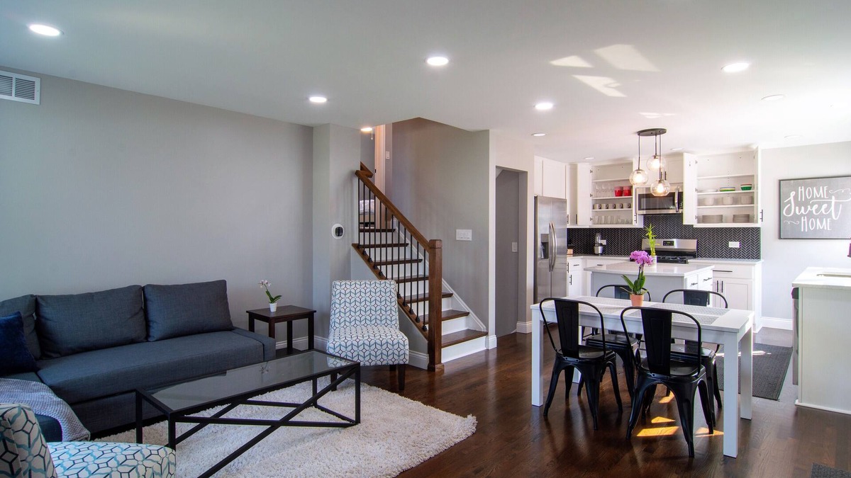 Elmhurst House | NEW MODERN HOME CLOSE TO EVERYTHING!