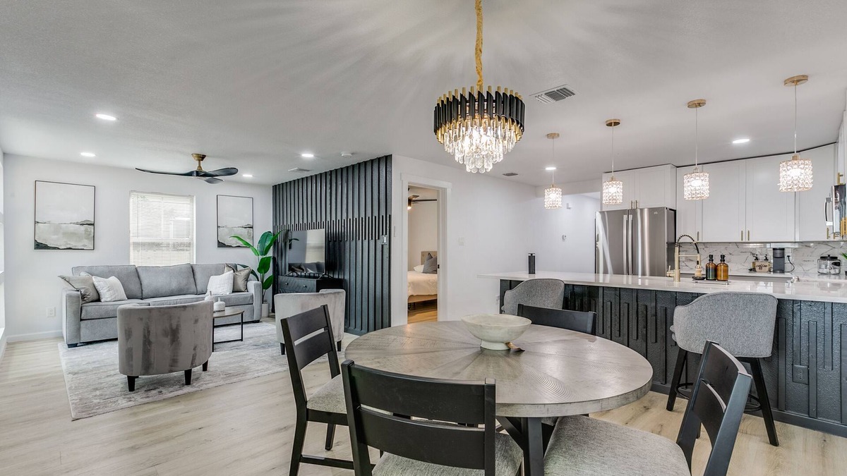 Eastside Promise Neighborhood House | New ! Modern Home Near The Pearl, Fort Sam & Downtown & Frost Center