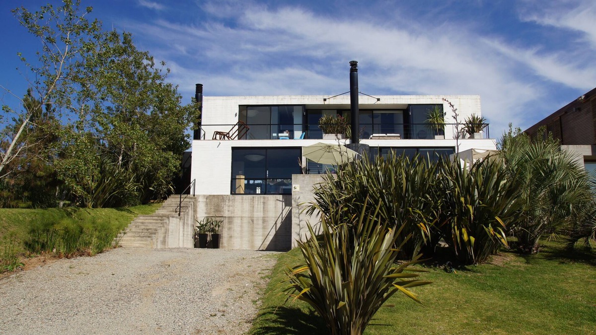 El Chorro House | New Modern Home with Sea Views near the Beach