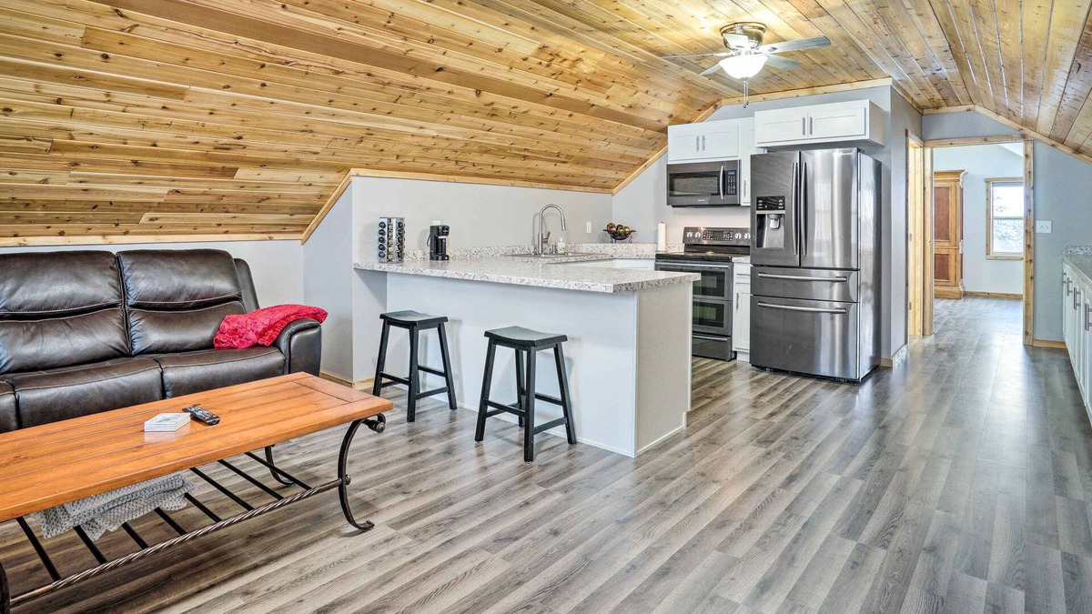 Lindstrom Condo | NEW! Modern Lindstrom Condo < 4 Mi to Beach Park!