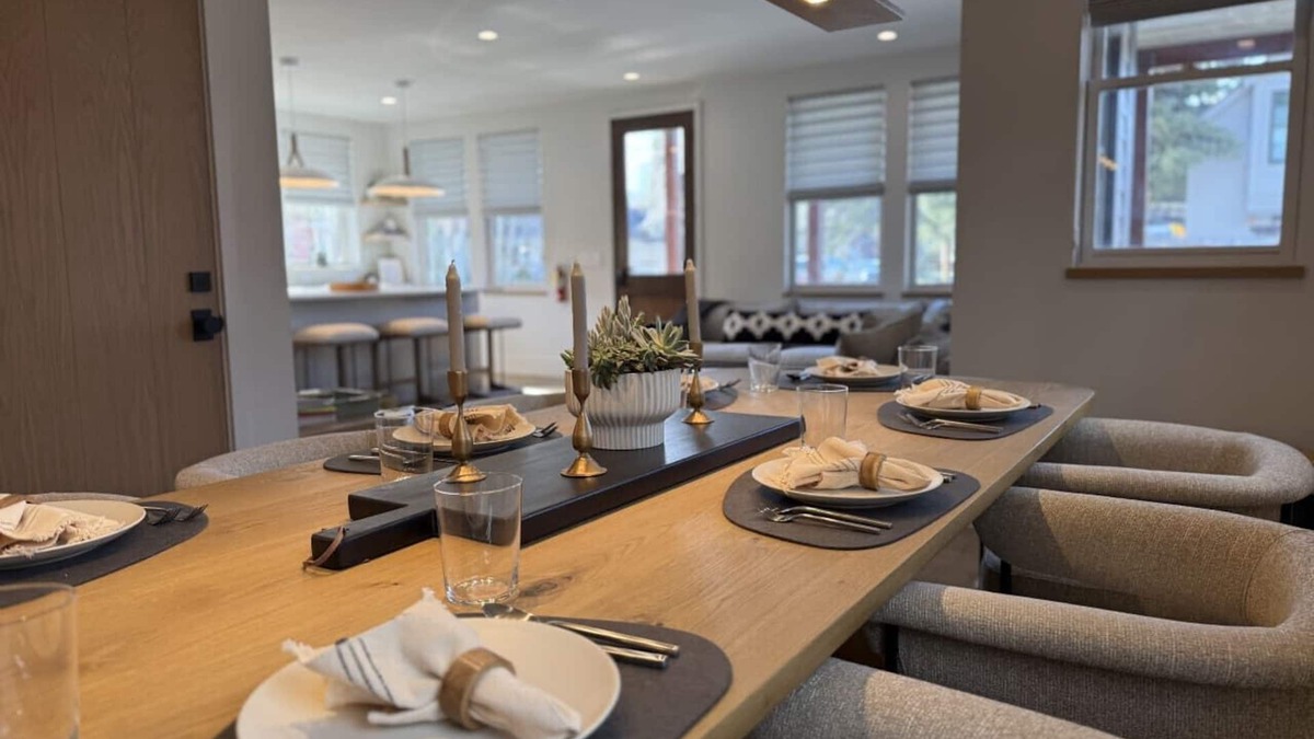 Crested Butte Hotel | New Modern Mtn 3BR Retreat in Downtown CB
