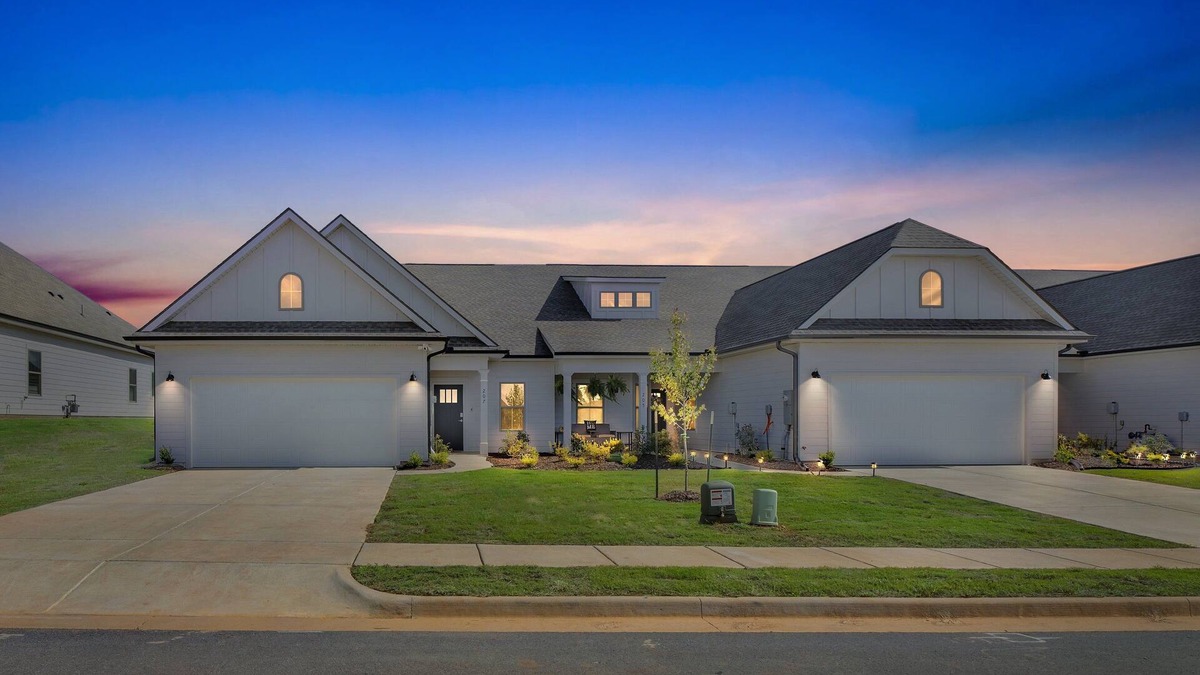 Normal House | NEW! Modern Nest - Huntsville Hideaway