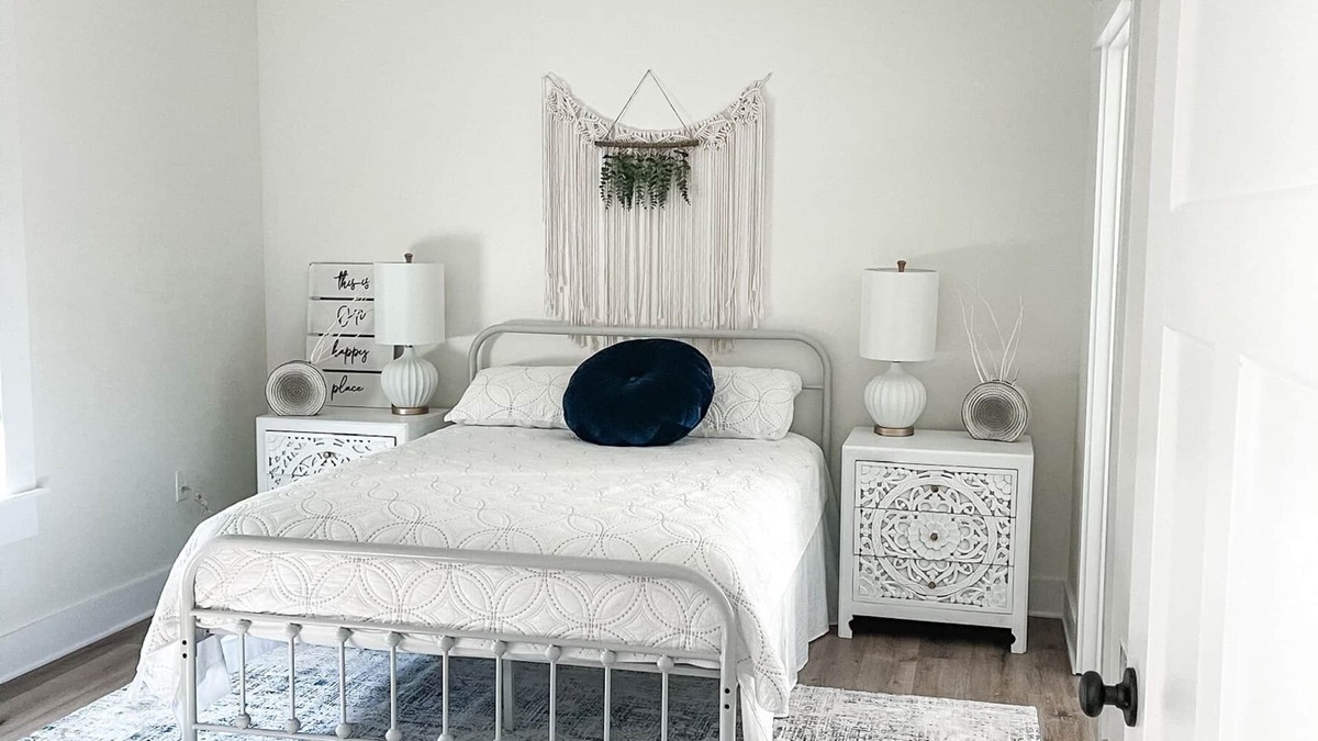 Grottoes House | New modern ranch house in adorable small town