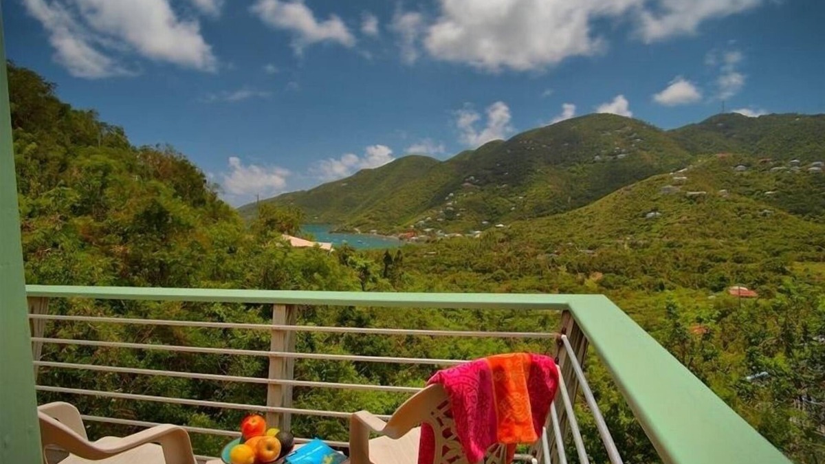 Upper Carolina Cottage | New Moon - Beautifully Built Cottage with Views of Coral Bay
