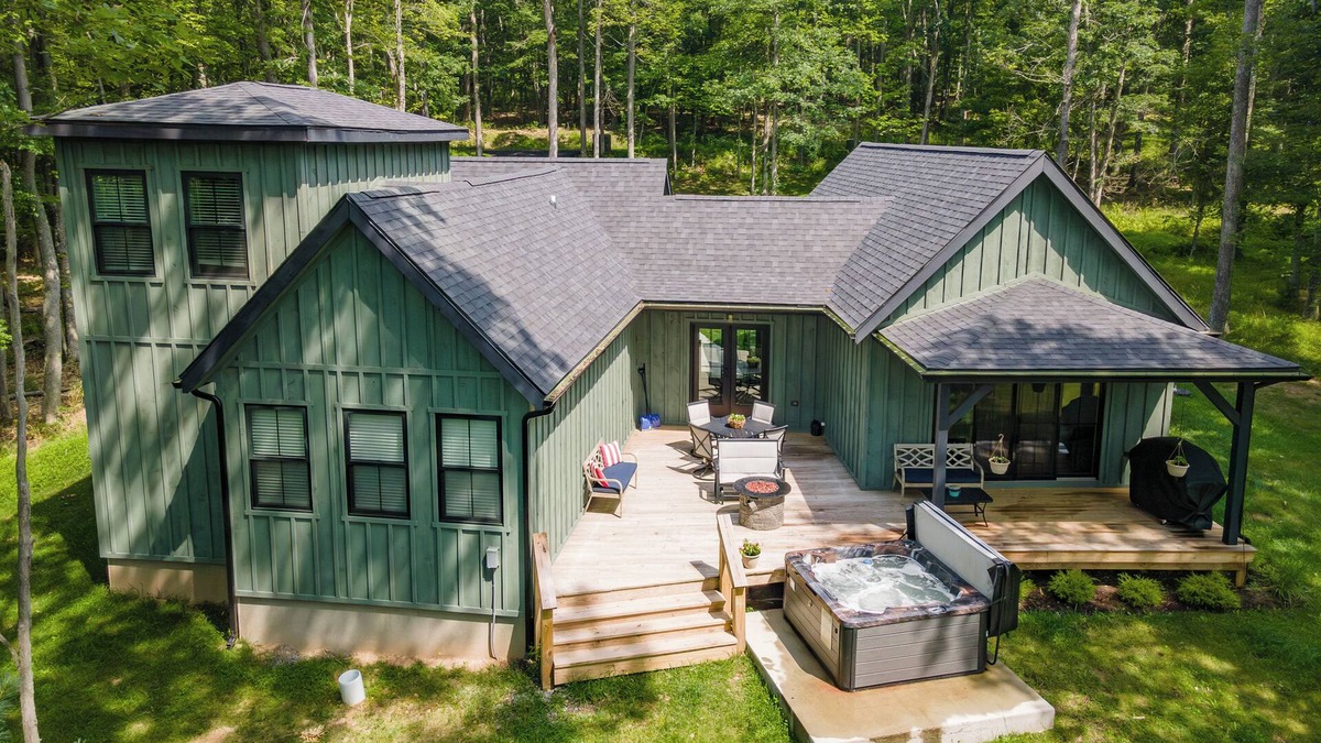Sky Valley House | New! Morning Light: Lake Area, Dogs Welcome, Hot Tub, Fireplace!
