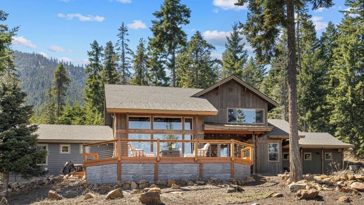 Cle Elum House | New Mountain Getaway w/Epic Views, Pool Access + 3rd Nt Free @ Private Lodge