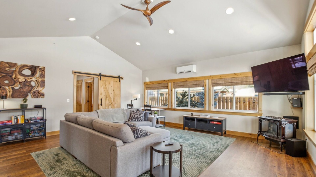 Ronald House | NEW! Mountain Retreat with Hot Tub, Game Room and Yard