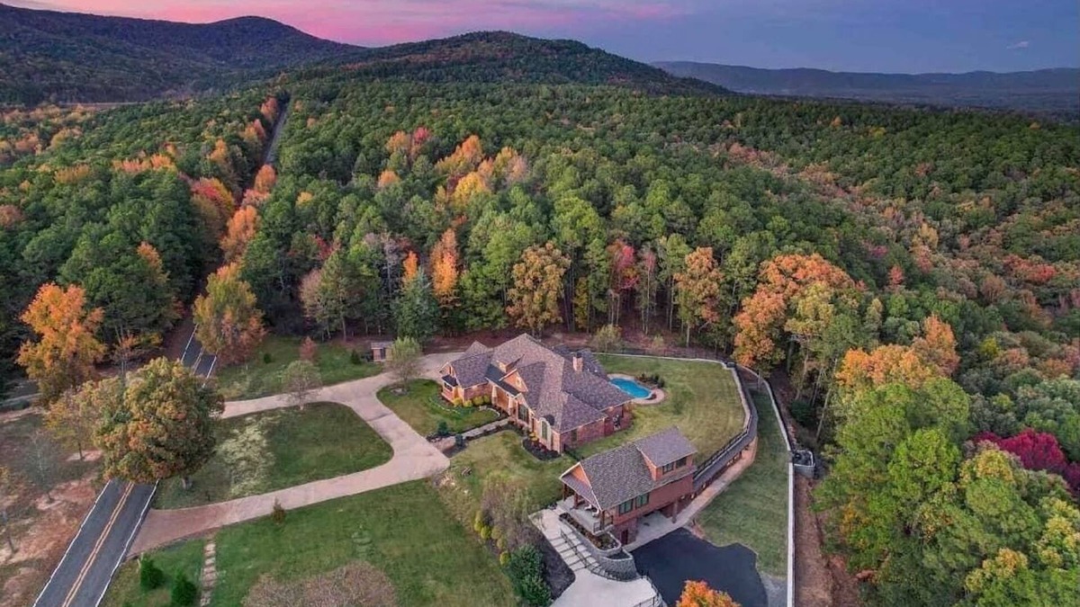 Mena House | NEW! Mountainside Luxury Cottage 1—LOCATION! LOCATION!
