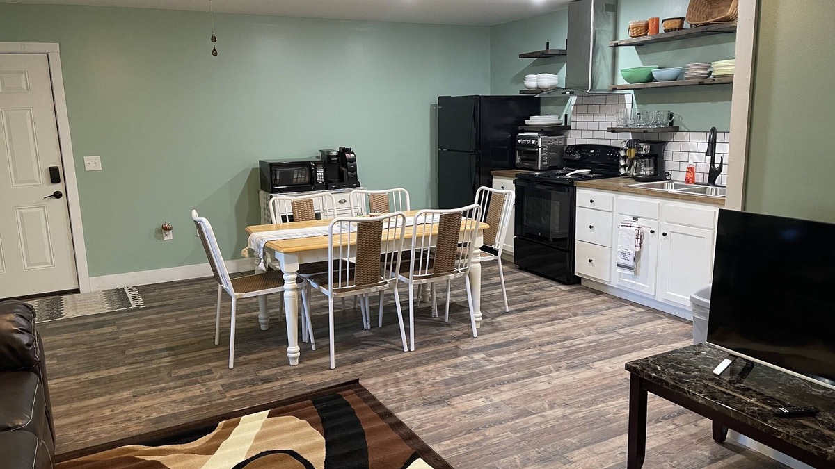 Jamestown Apartment | New Near Jamestown Dock - A
