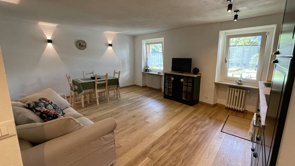 Pallusieux Condo | New Newly Renovated Apartment Palleusieux