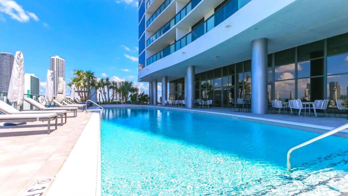 Town Square Condo | NEW | Ocean View w/Peloton, Workspace, Parking