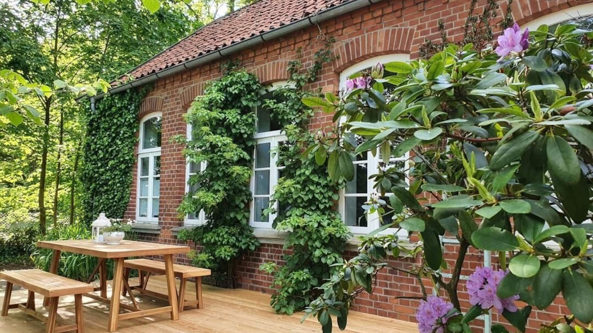 Lachendorf Apartment | NEW! Old school Jarnsen classroom