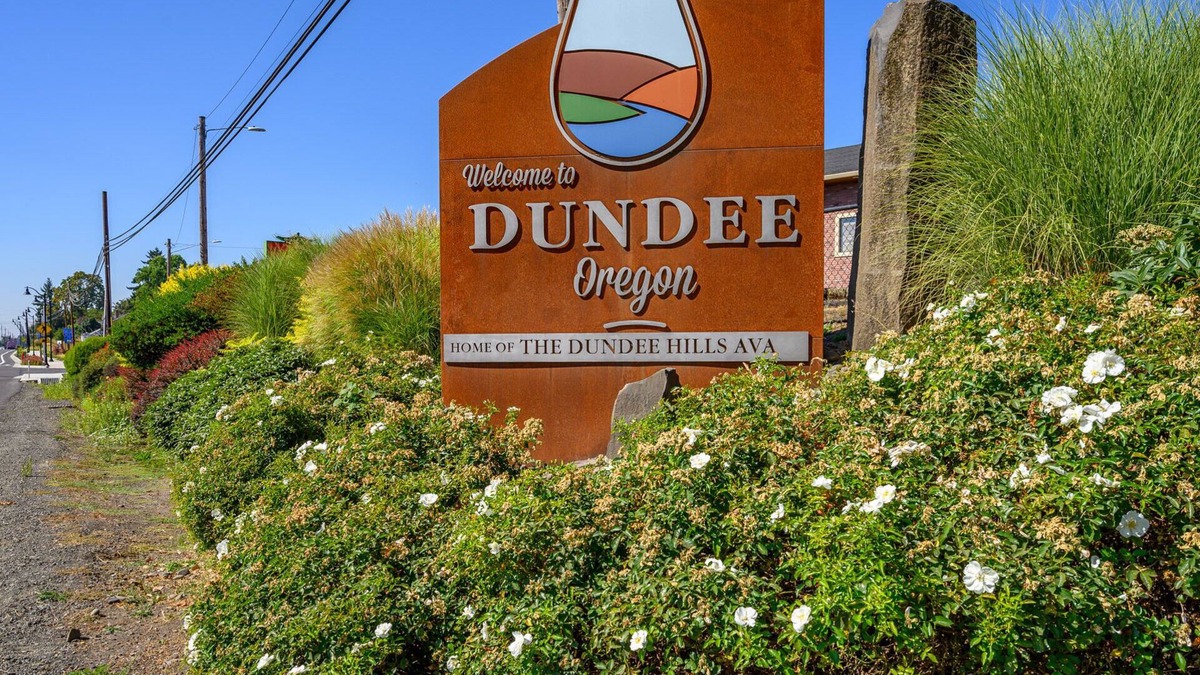 Dundee Bed & Breakfast | New One Bedroom B&B Walking Distance to Downtown Dundee!