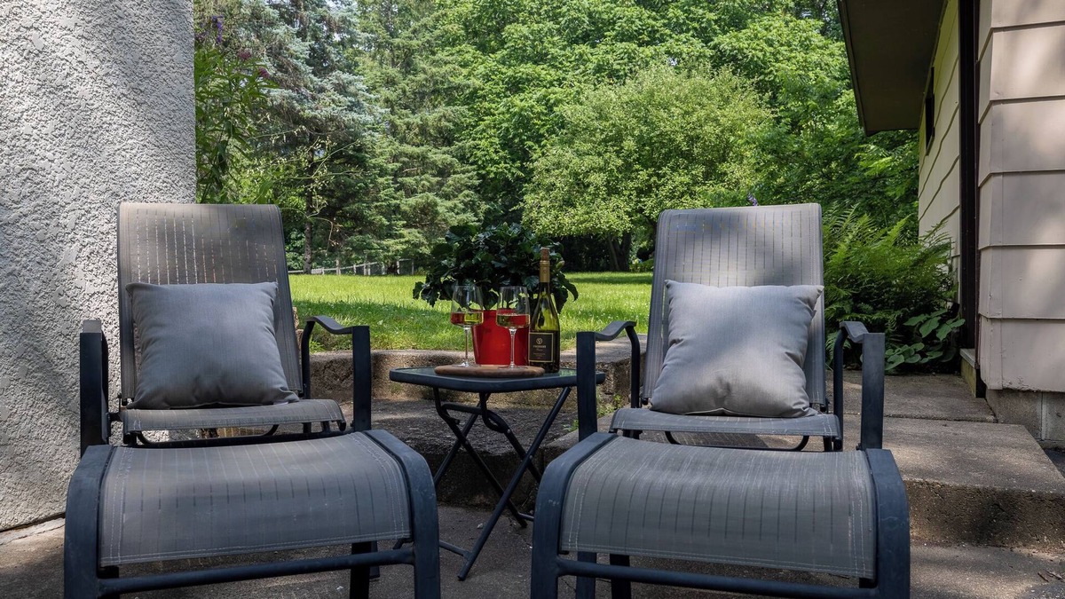 Minnetonka Apartment | New Openings - Lake Proximity, Brand New Modern Comfort