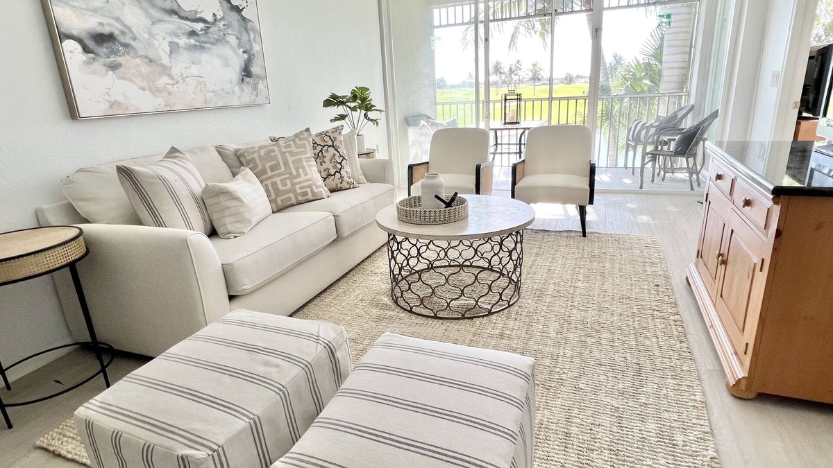 Naples Condo | NEW- OPTIONAL PLAYERS CLUB, Professionally Renovated , 3 Bedroom Golf Condo