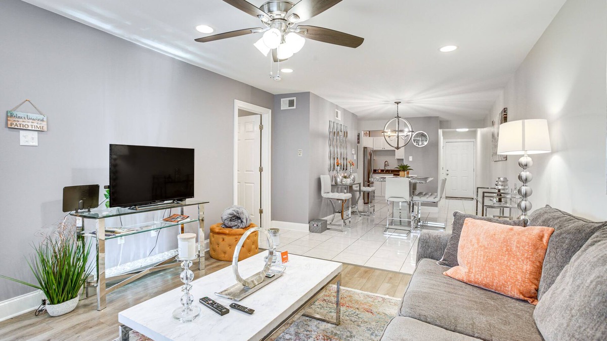 West End Condo | New Orleans Condo w/ Pool, 7 Mi to French Quarters