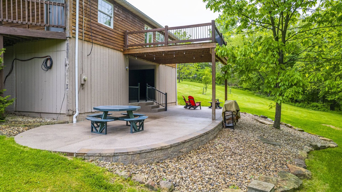 Millersburg Cabin | New! Outback Lodge. Large 3 story Cabin!