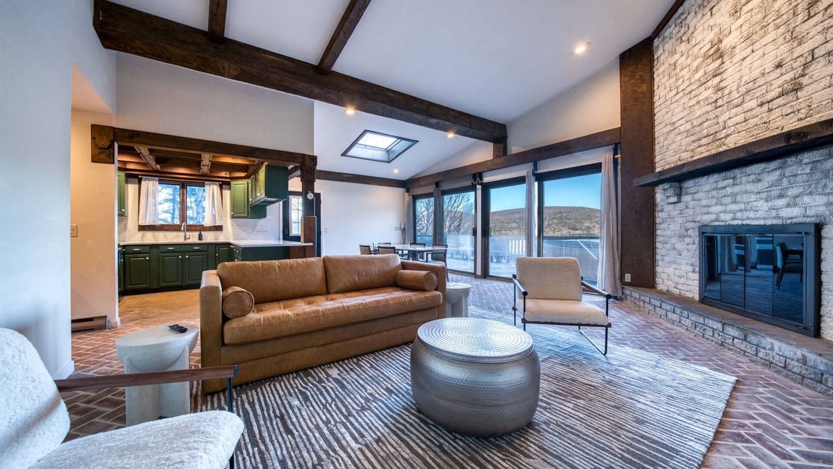 Windham Condo | NEW OUTDOOR HOT TUB! Luxury 2 Bedroom Suite -The Haüs Windham