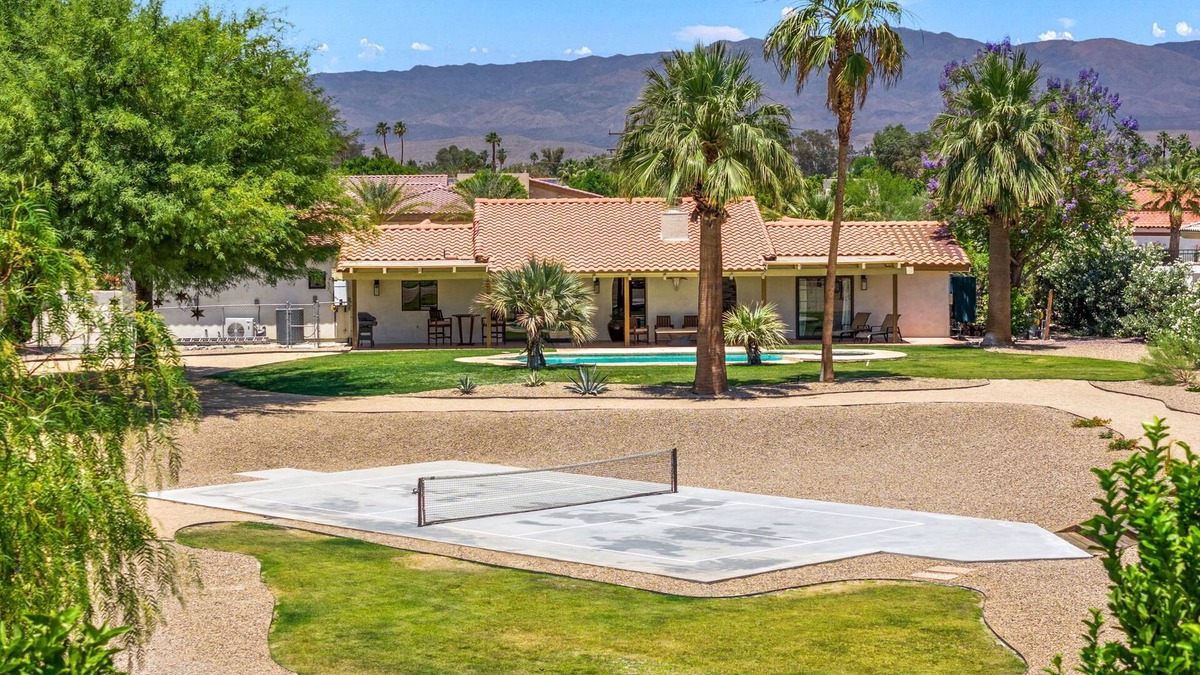 Palm Desert House | New Palm Desert Oasis! Pickleball, Putting Green, Bocce Ball, Pool & Jacuzzi!
