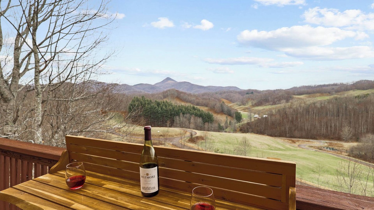 Ashe County Cabin | NEW! Paradise Valley Hideaway | Stunning MTN views