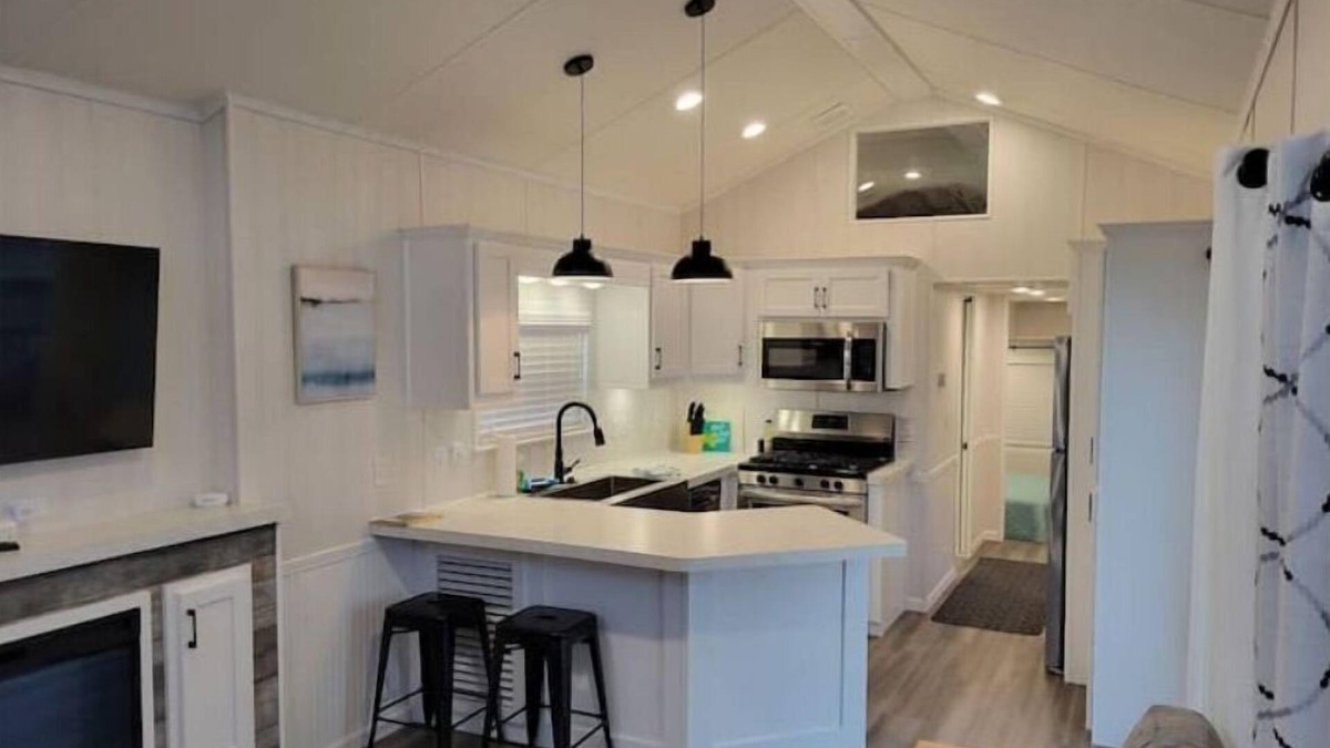 Moses Lake Cabin | New Park Model Home 2