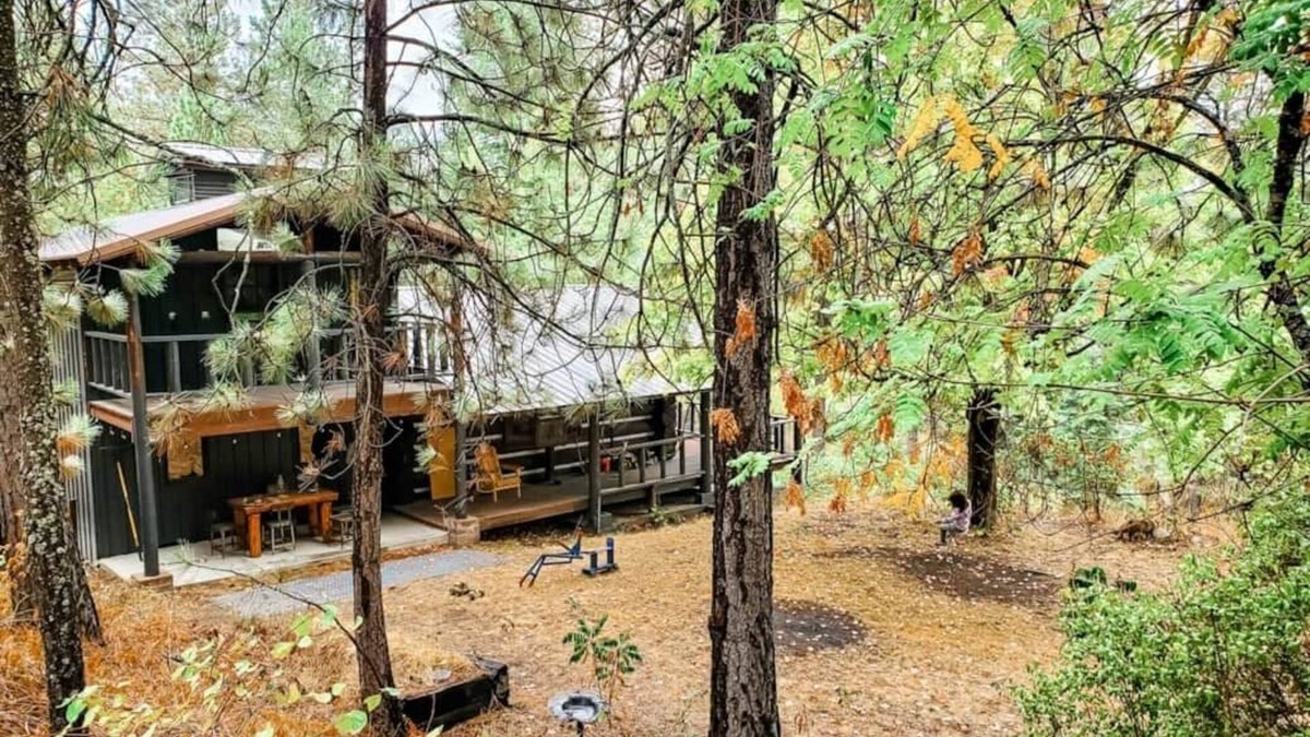 Chattaroy Cabin | NEW! Peaceful Cabin in the Woods