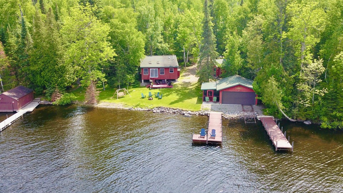 Cook Cabin | New Peaceful Retreat/Frazer Bay w/2 bedrooms 1 bath, 2 docks, fits 3 boats, wifi