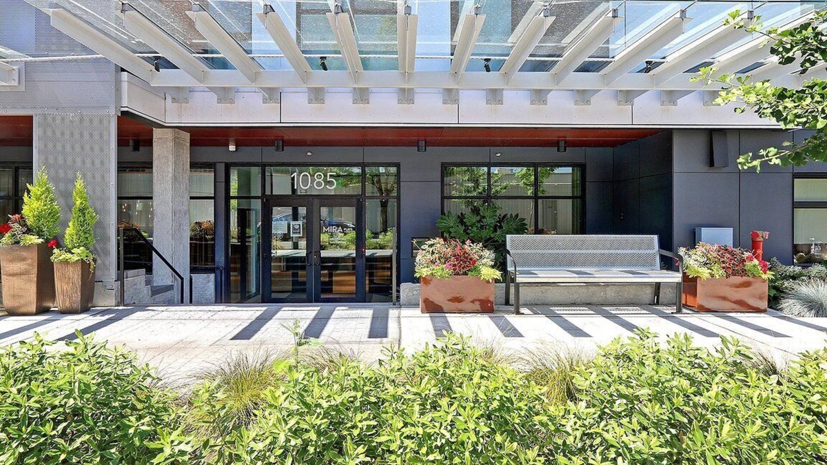 Northwest Bellevue Condo | New penthouse unit in downtown Bellevue