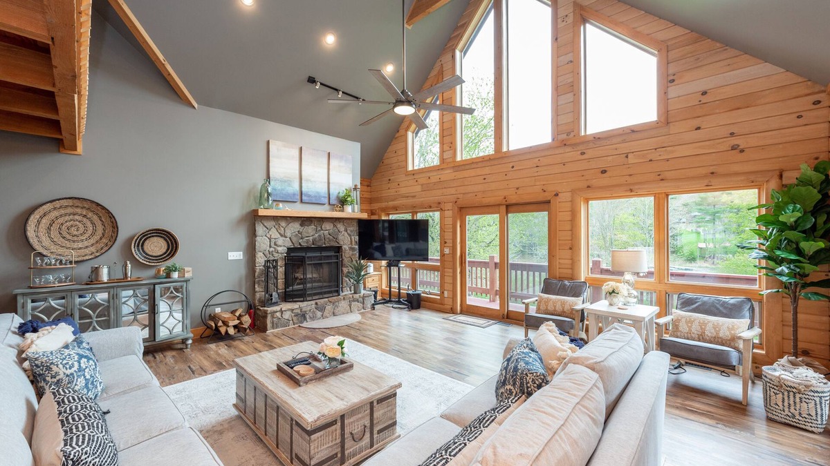 North Glade Hills House | New! Playin' Hooky: Lakefront, Hot Tub!