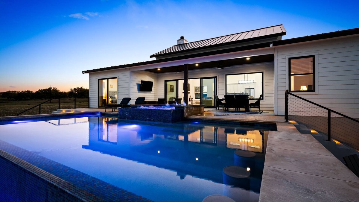 Johnson City House | NEW Pool, Hot Tub, Fire Pit, Views on 10 acres, 5 mins from DT Johnson City!
