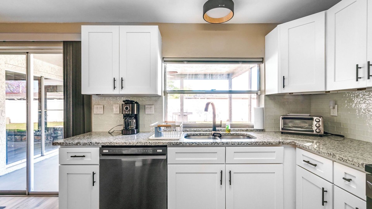 New Port Richey East House | New Port Richey Home < 4 Mi to Downtown!