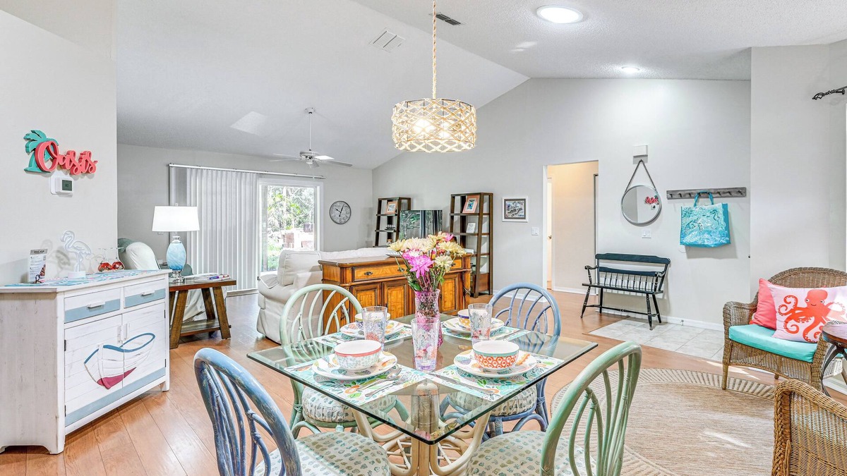 Tall Pines House | New Port Richey Home w/Charcoal Grill Near Hiking