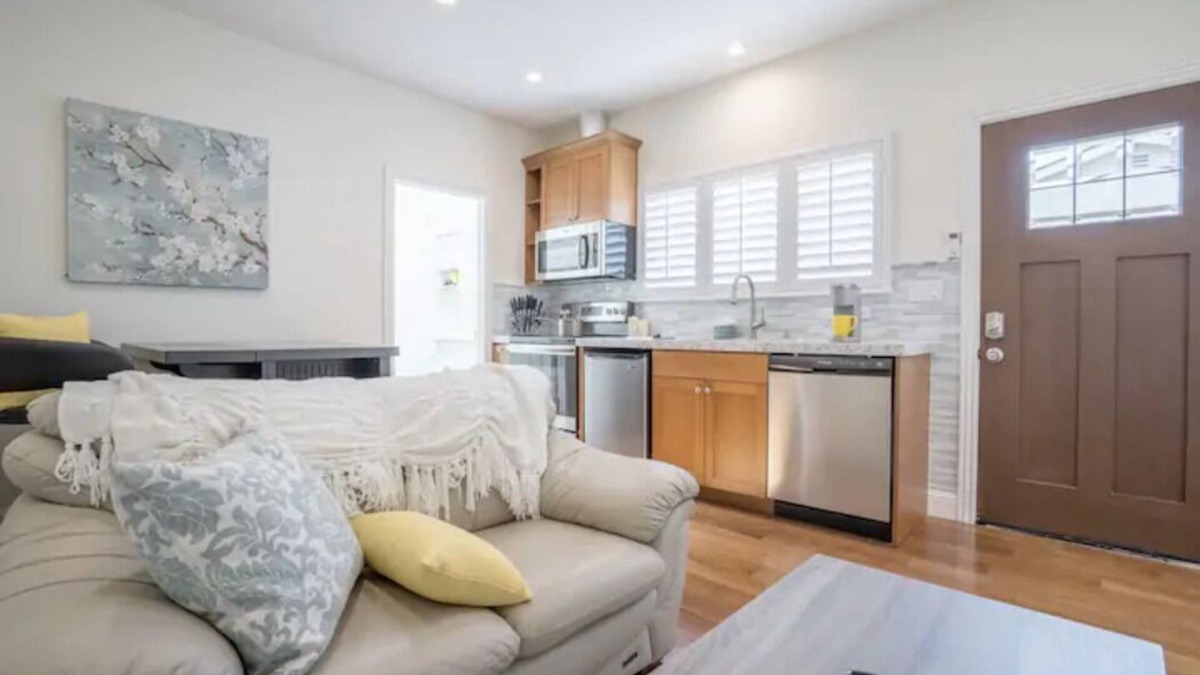Cambrian Park Cottage | New & Private Guesthouse: Gated, AC+Washer+Dryer, easy Parking in Cambrian Park