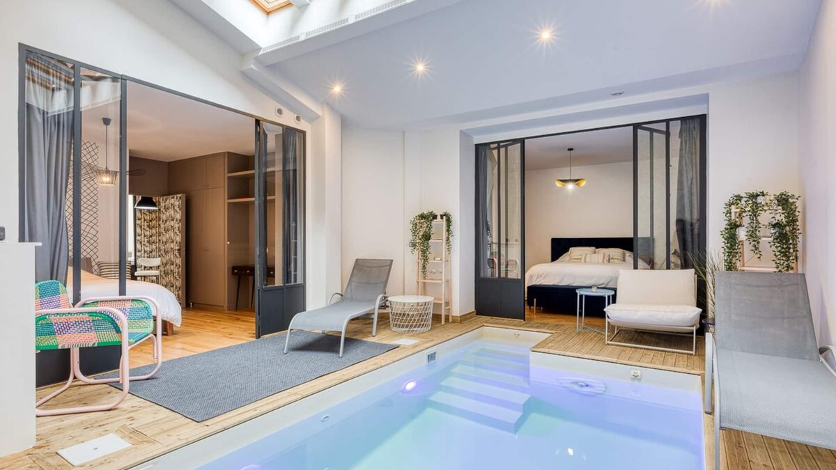 Saint Blaise Apartment | New! Private Pool Paradise: Modern 4BR/2BA Oasis in Paris.