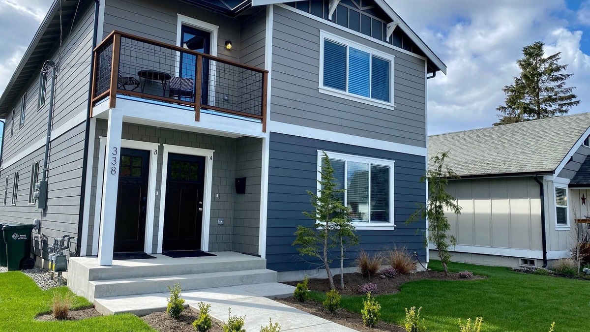 Puyallup Condo | NEW - Puyallup Downtown Duplex