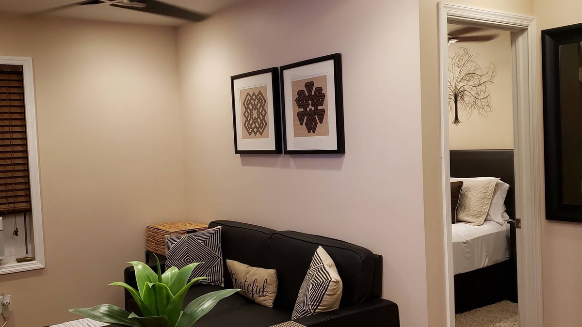 Albany Apartment | NEW Queen Bed Modern Entire Apt!