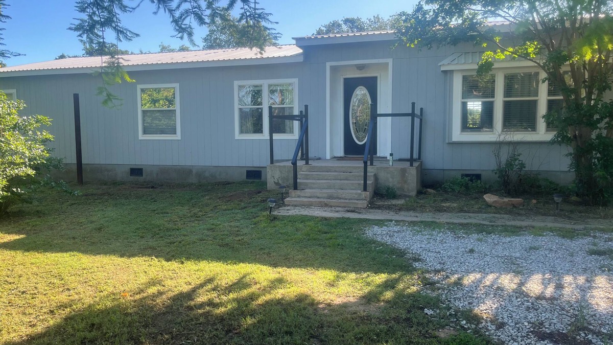 Gordonville House | *NEW* Quiet, Peaceful, Spacious on large acreage- Lake Murray