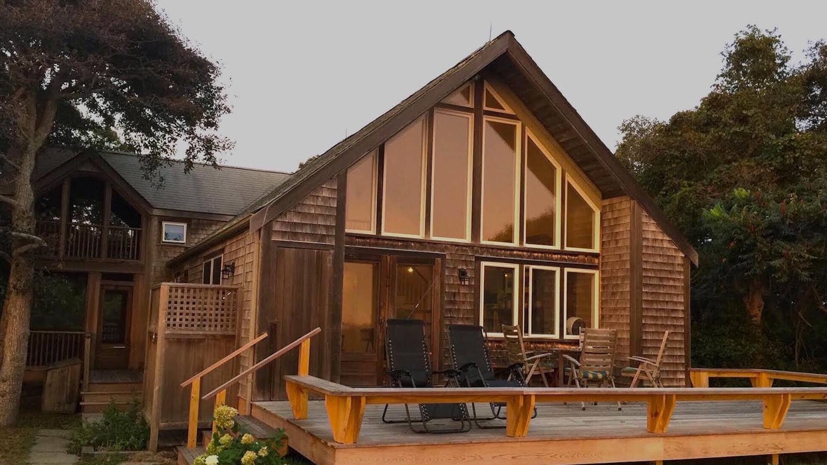 Aquinnah House | New Rates! Ocean Views! Lovely Secluded Home, Short Walk To Spectacular Beach!