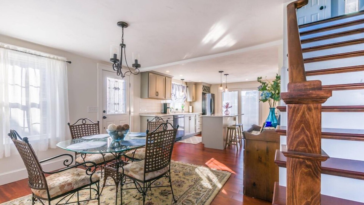 Sandwich House | NEW RATES Walk to Beach and will accept dogs