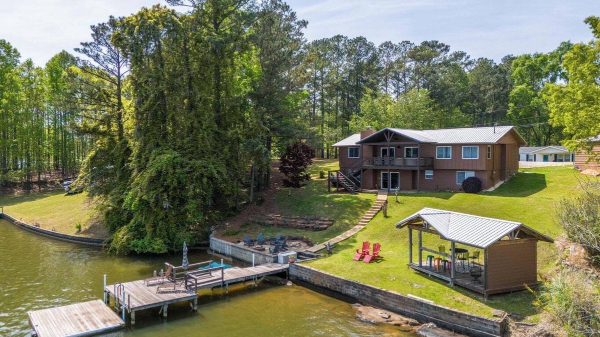 Jacksons' Gap House | New! Reel Getaway by Big Fish Real Estate Group at Lake Martin