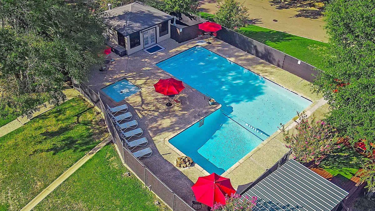 Nacogdoches House | NEW! Regents Park Resort ~ Sparkling Pool, Tennis, Basketball, and Pickleball! ~