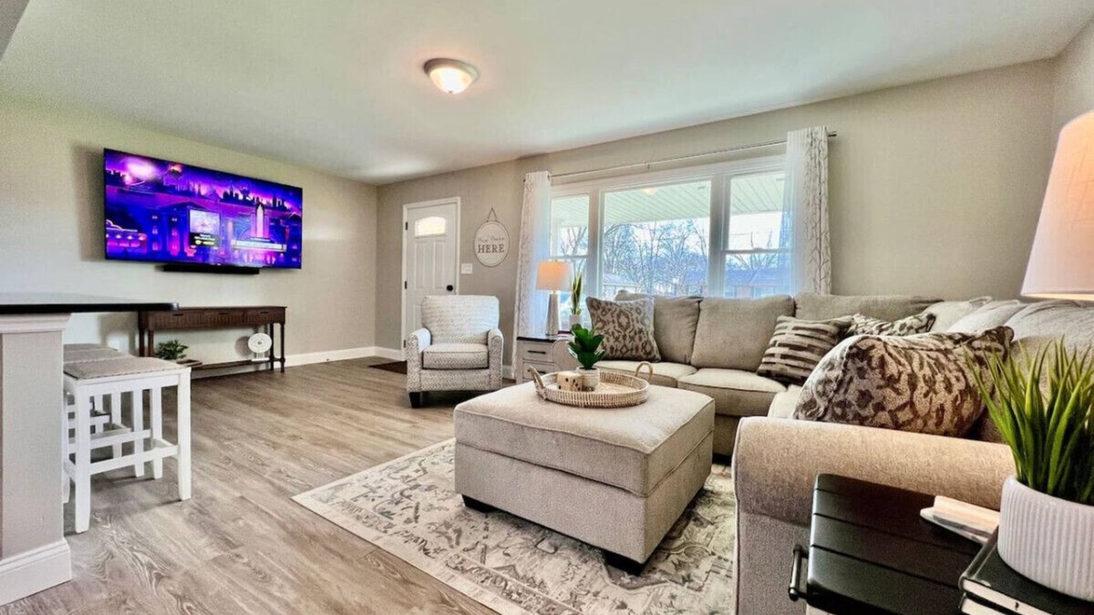 Trenton House | New remodel exquisite master suite Trenton, Ohio
